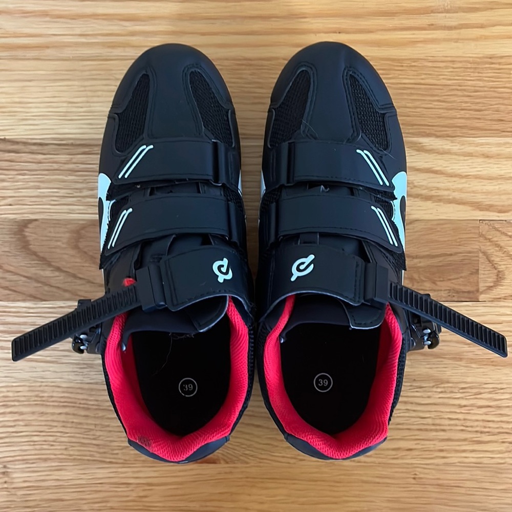 Peloton womens snap shoes